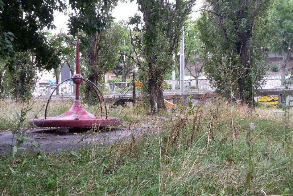 Detské ihrisko na Predstaničnom námestí