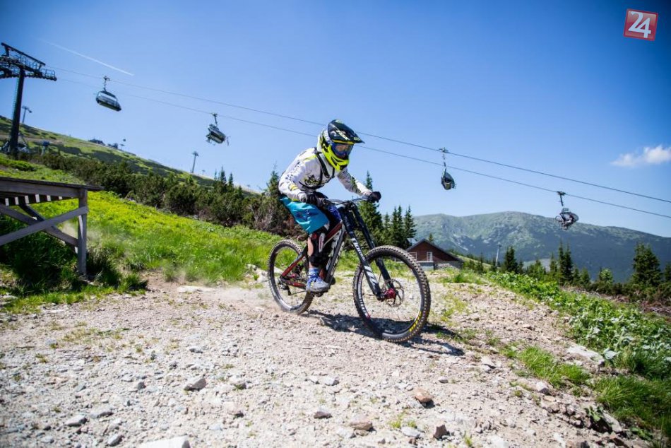 Toto Chopok ešte nikdy nezažil: Hromadný zjazd na bicykloch!