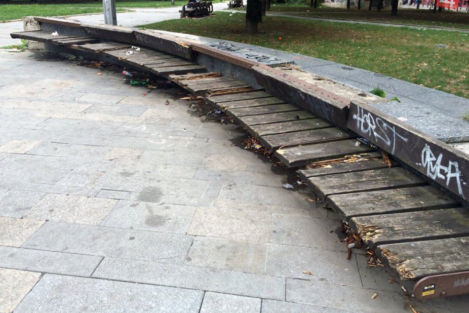 Zanedbané Kollárovo námestie