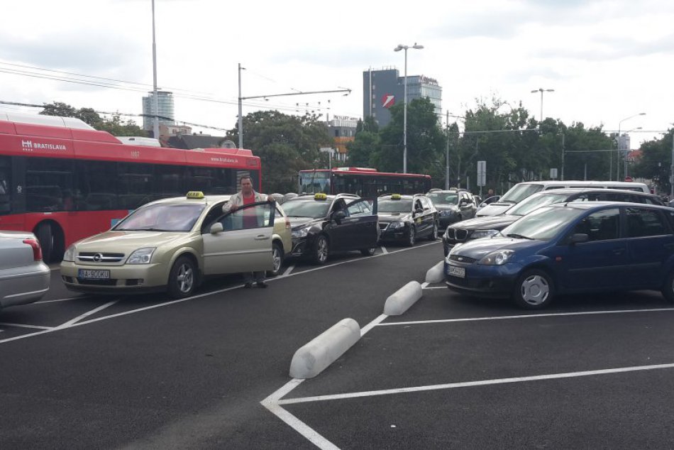 Parkoviská taxislužieb v centre Bratislavy