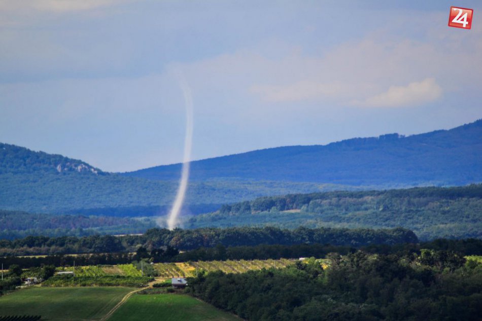 Dávid nafotil raritu: Prehnalo sa v našom kraji tornádo?