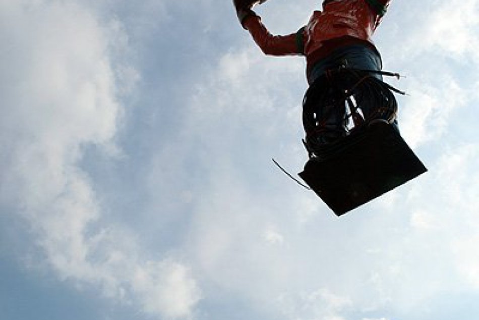 FOTO: Ako vztyčovali Istvána nad Rondelom?