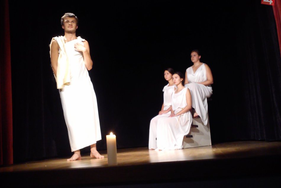 Antická tragédia na javisku Domu kultúry: DIVBILNKY zahrali Antigonu