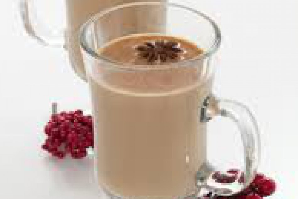 Michalovčania si v daždi pochutnávajú na horúcich drinkoch