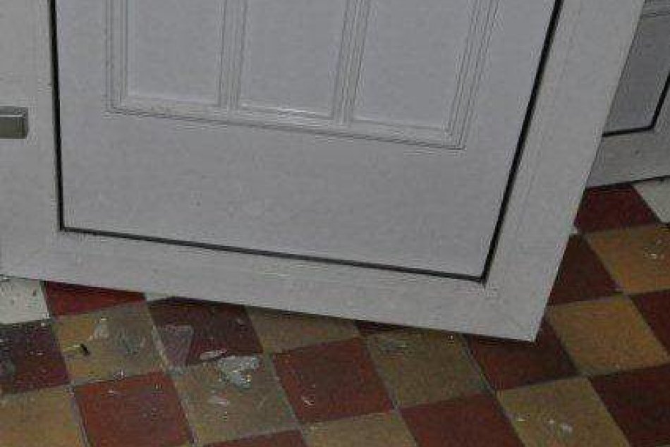 FOTO: Krvavé stopy na Nábreží sú objasnené