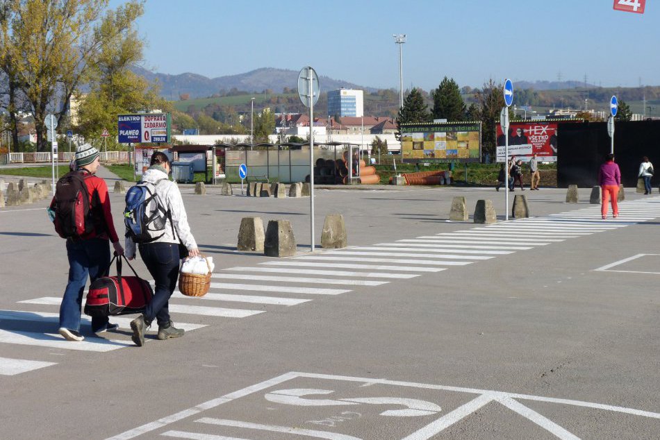V Bystrici spustili dočasnú autobusku: Takto vyzerá nová stanica