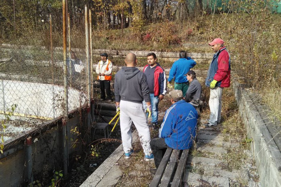FOTO: Strašiak na bystrickom sídlisku ožíva