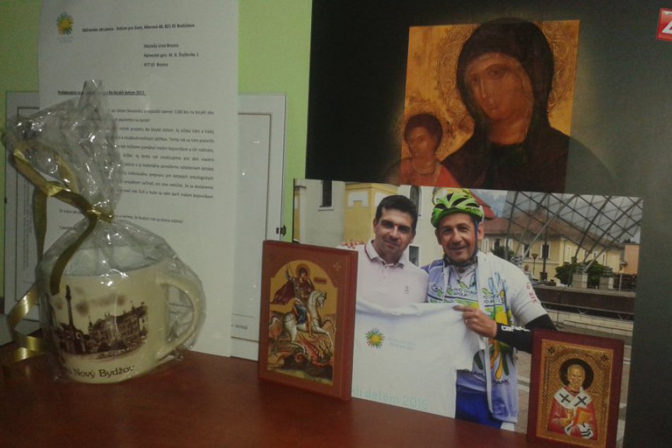 Vzácne dary pre primátora: Tomáš Abel dovolil nahliadnuť do primátorskej kancelá