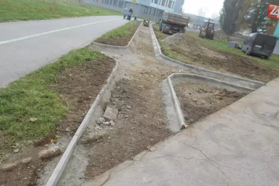 Dlhoočakávaný chodník na Sídlisku III: Súčasťou bude aj pás pre nevidiacich