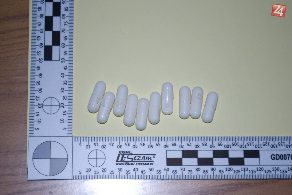 Novozámockí kriminalisti zadržali Róberta (42) s drogami vo vrecku