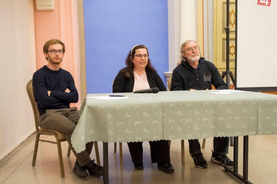 Dokument Stopy v snehu v Synagóge