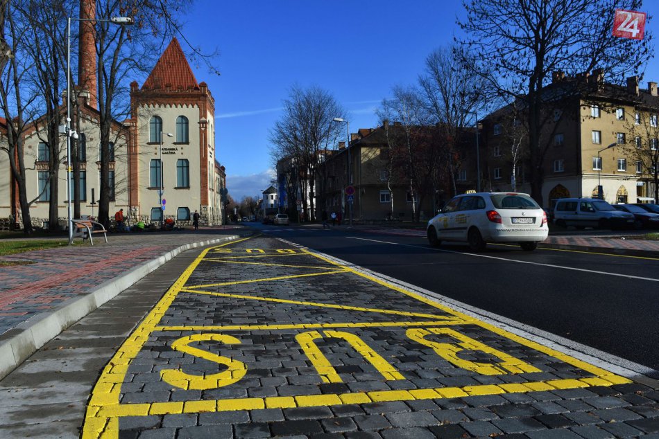 Pohľad po rekonštrukcii : Vynovená Hviezdoslavova ulica v plnej paráde