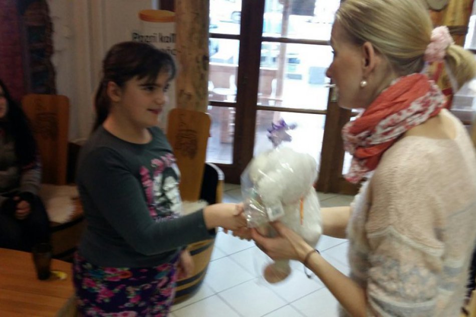 Nákupné pexeso má prvého víťaza: Dedko Dušan ho vyzbieral so svojou vnučkou :-)