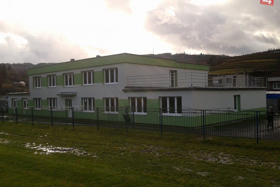 Nezamestnaní v Hriňovej: Za dva mesiace obnovili dvojpodlažný objekt!