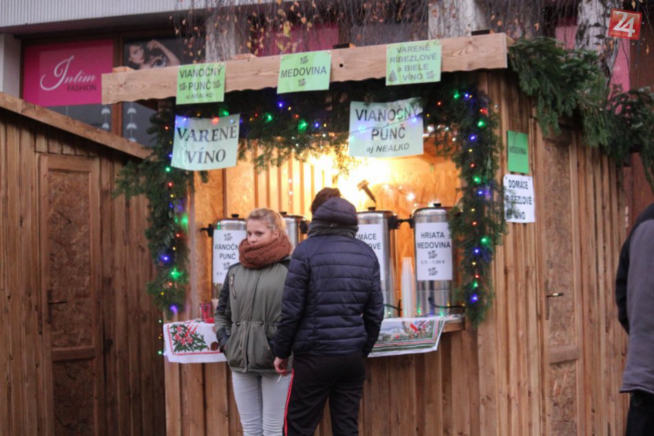 V Poprade vzniklo Adventné mestečko: Pozrite sa, čo sa v ňom nachádza!