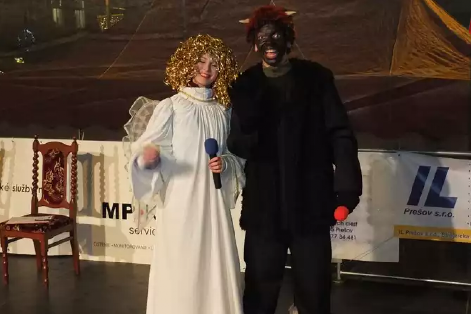 Potešil deti a nechal rozsvietiť stromček: Do Prešova zavítal Mikuláš