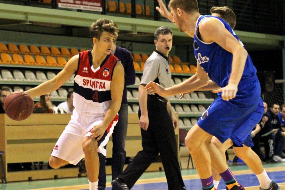 FOTO: Nitrianski basketbalisti pridali štvrté víťazstvo