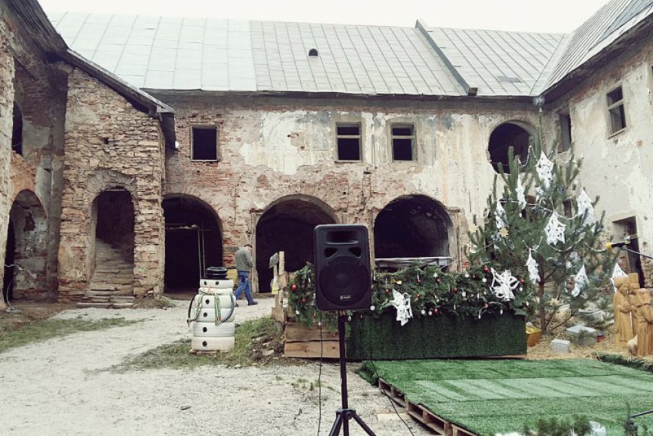 Obrazom: Vianočné trhy tento rok prvýkrát v coburgovskom kaštieli