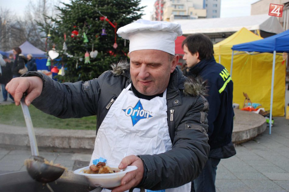 Vianočné trhy v Dúbravke sa začali