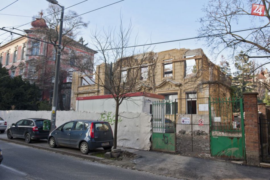 Búranie pamiatkovo chránenej budovy na Palisádach