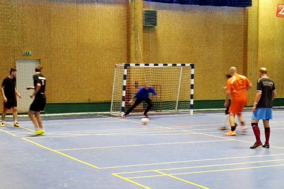 Traja hráči s hetrikom. Tri góly padli so sirénou