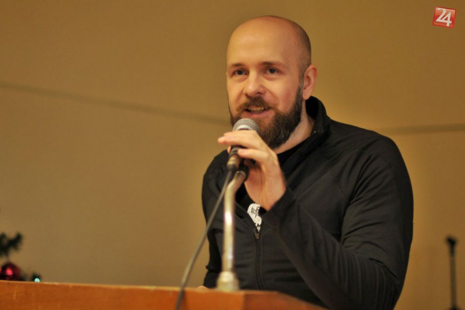 FOTO: Predvianočné posedenie pre ľudí bez domova v Trnave