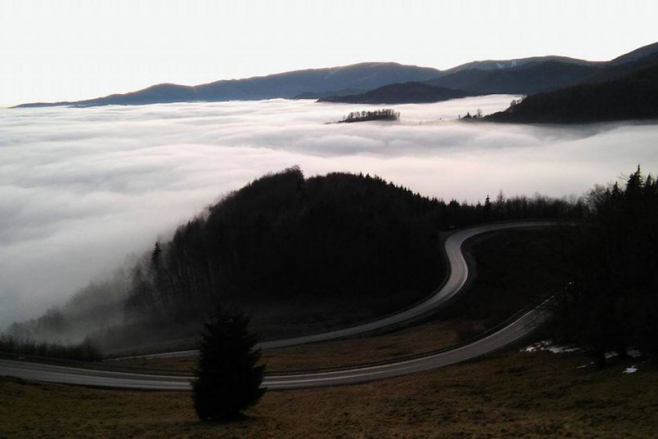 Obrazom: Inverzia - pohľad z Dobšinského kopca