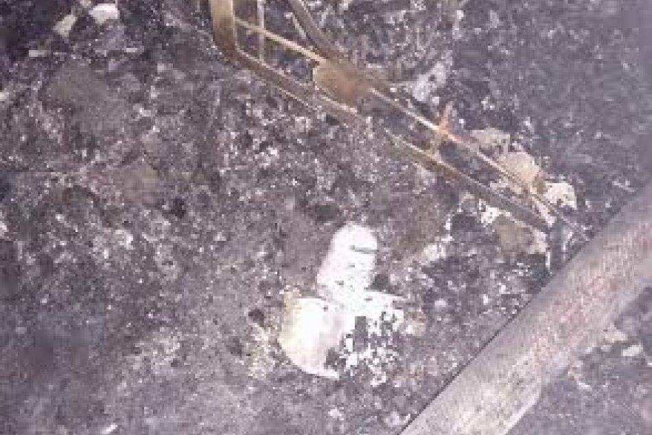 Dva byty v noci zachvátili plamene: Pri požiari sa zranili štyria ľudia