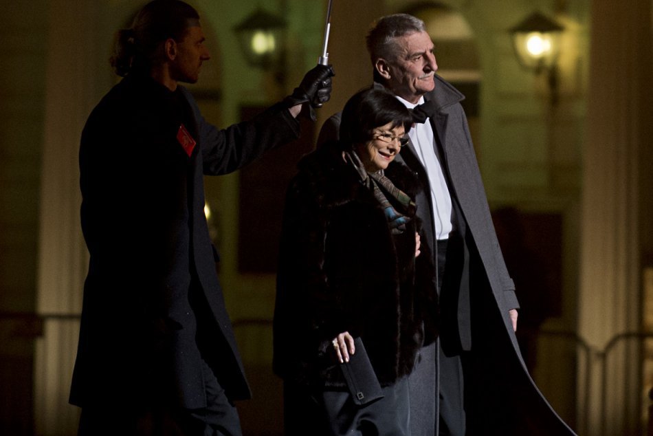 Príchod hostí na Ples v opere