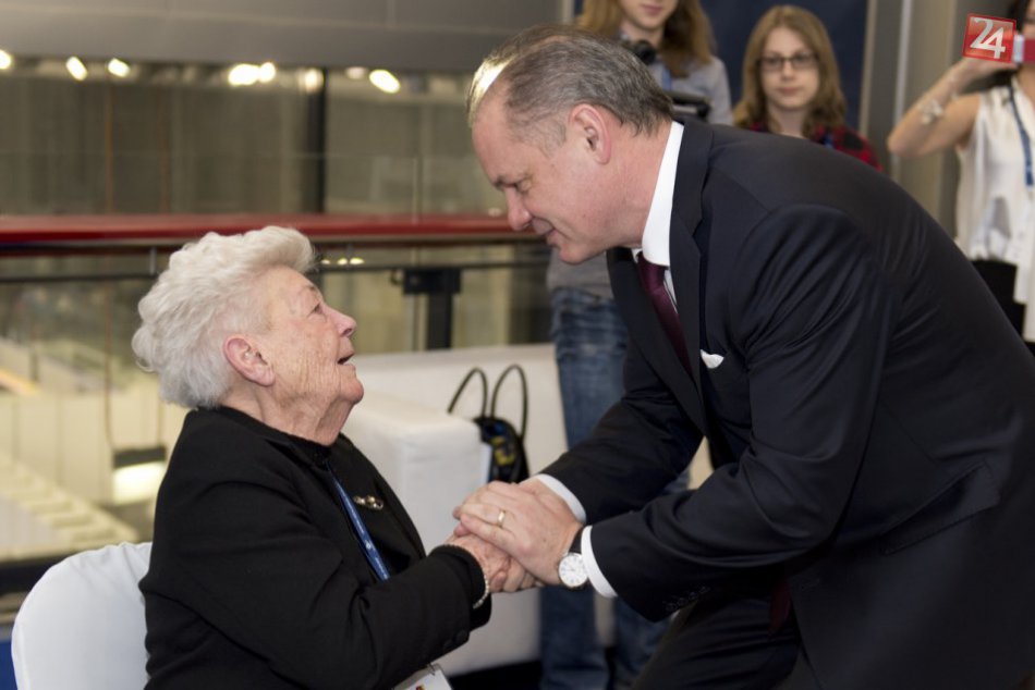 Otvárací ceremoniál šampionátu v krasokorčuľovaní