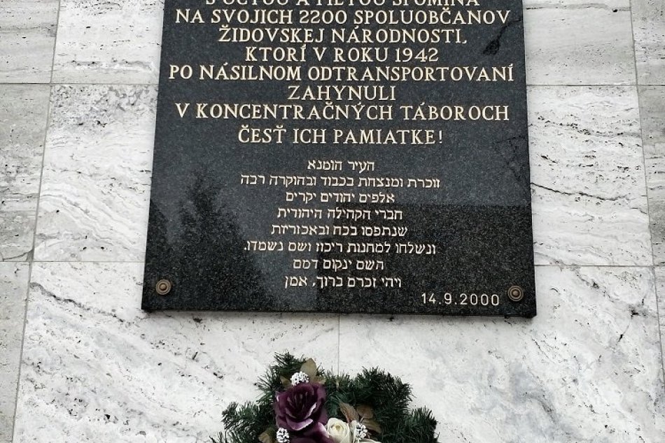 Pamätná tabuľa na budove Mestského úradu