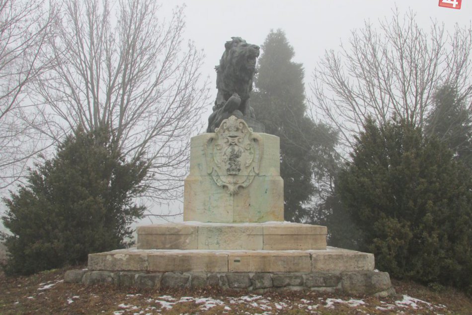 Bronzová dominanta opäť na svojom mieste: Vozokanský lev je späť!