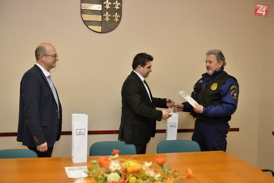 Mestským sa dostalo pocty: Ďakoval primátor aj rodičia