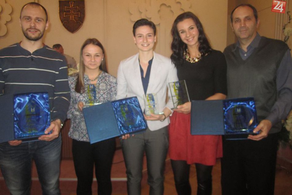 Krásne hádzanarky si prevzali ocenenie mesta