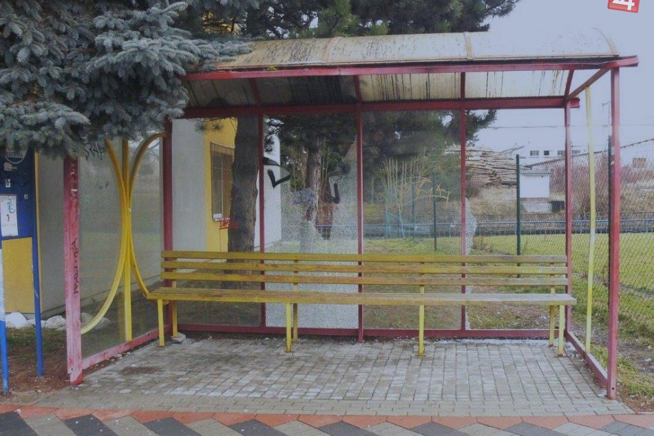 Rozbité zastávky MAD