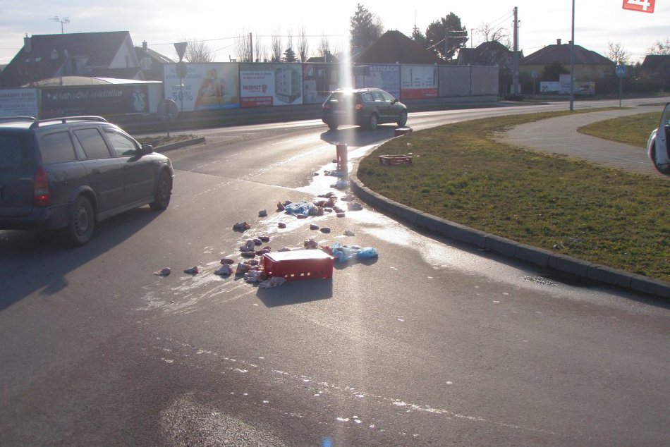 Kuracina na novozámockom kruhovom objazde