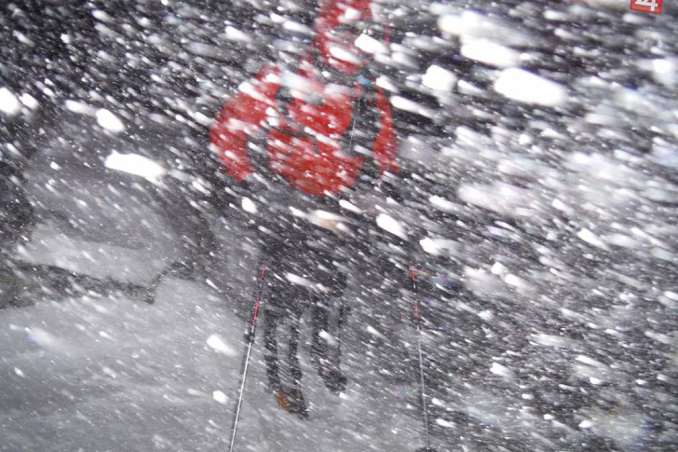 Štyria turisti uviazli pod Batizovským plesom