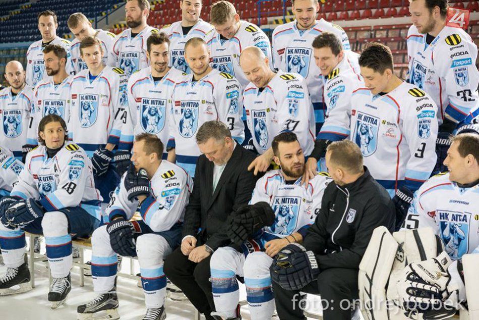 Zábava na ľade, nitrianski hokejisti absolvovali fotenie pred play-off