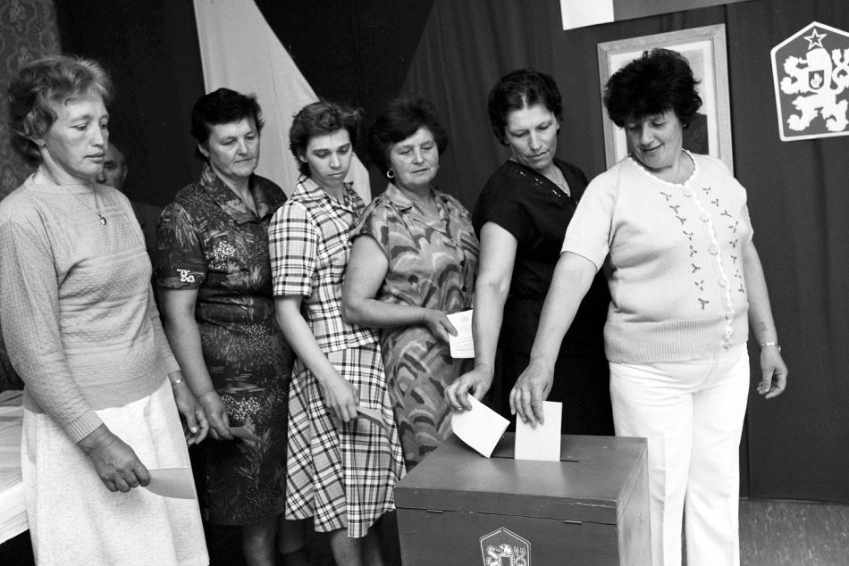 Ako sa volilo za socializmu? Povinne a kolektívne