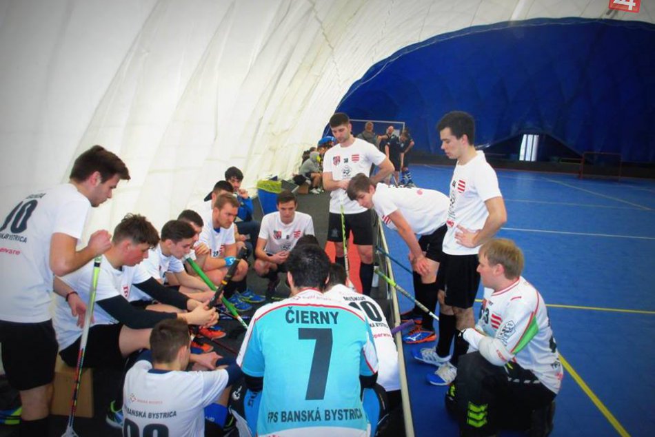 FOTO z triumfu bystrických florbalistov nad Rimavskou Sobotou