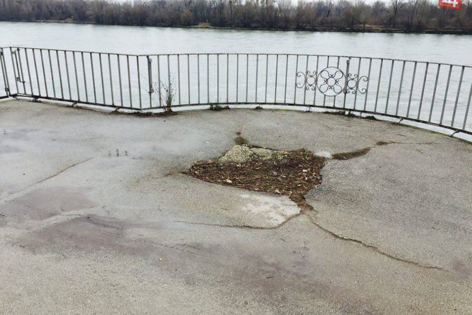 Dunajská promenáda - pôvodný stav, marec 2016