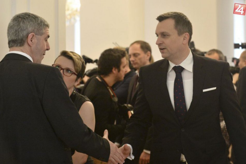 FOTO: Poslanci si prevzali osvedčenie o zvolení