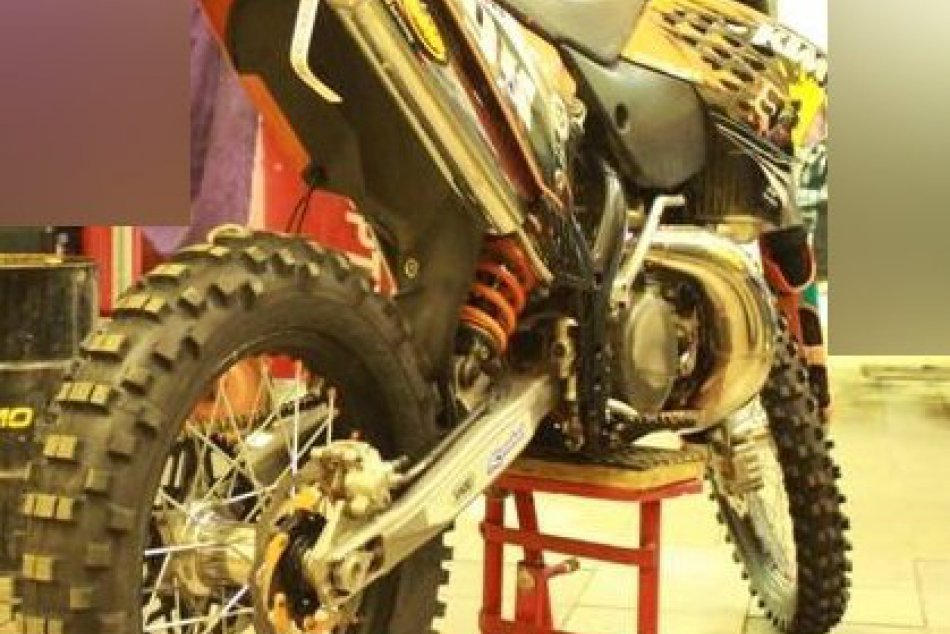 Krádež motocykla KTM300 EXC