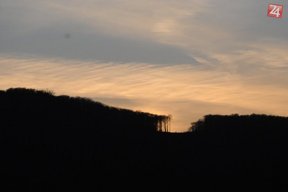 Večerná Šírava ponúka krásny pohľad na labute
