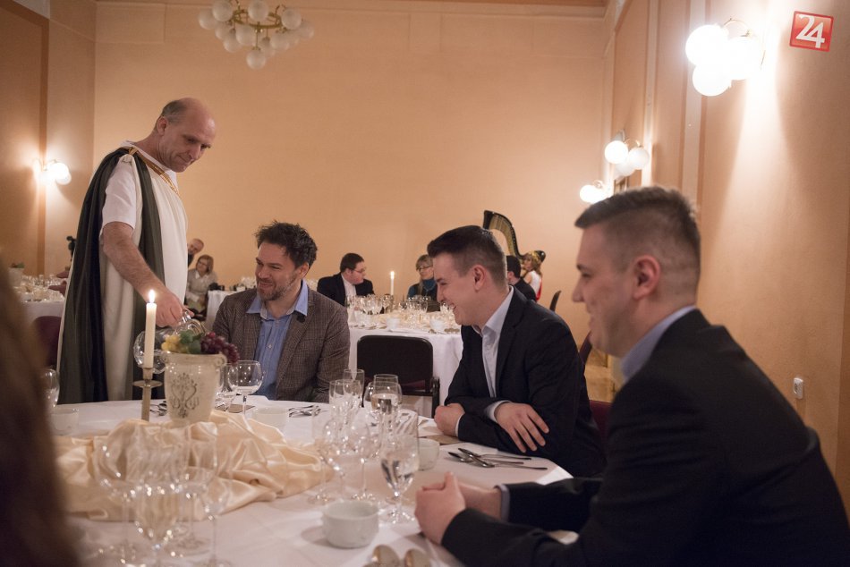 Stolovanie s Ježišom Kristom? Aj takéto býva popradské gastrodivadlo