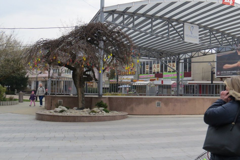 Zaspomínajte si: Michalovské námestie malo aj takú jedinečnú veľkonočnú výzdobu