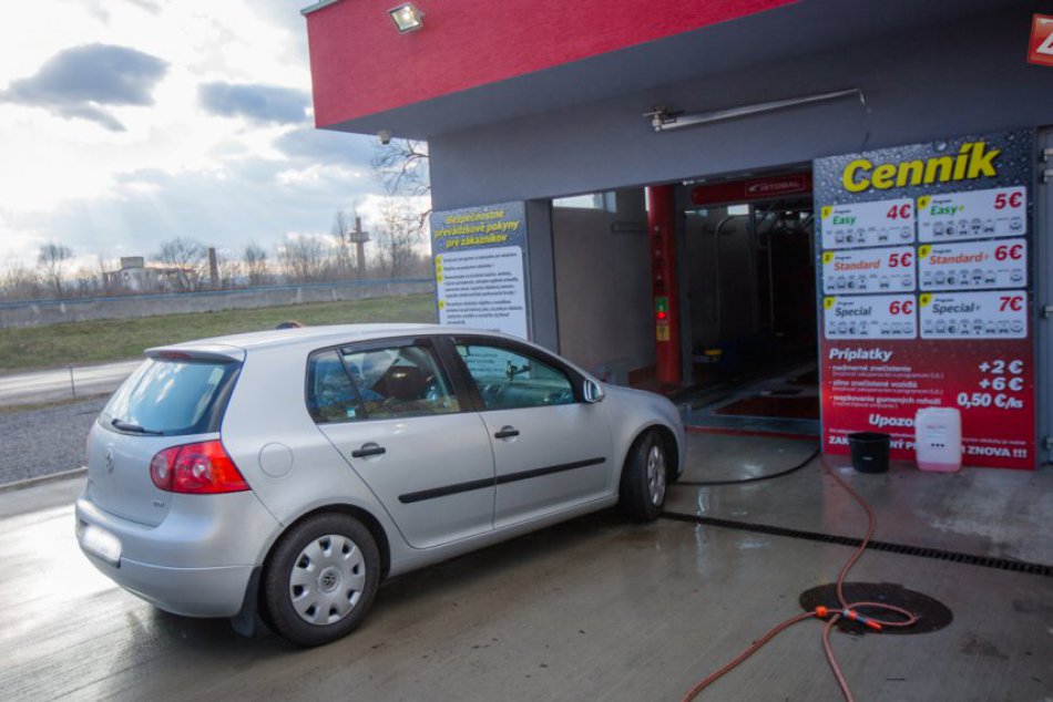 Nová autoumyváreň na Jánošikovom nábreží trápi obyteľov: Prekáža im silný hluk
