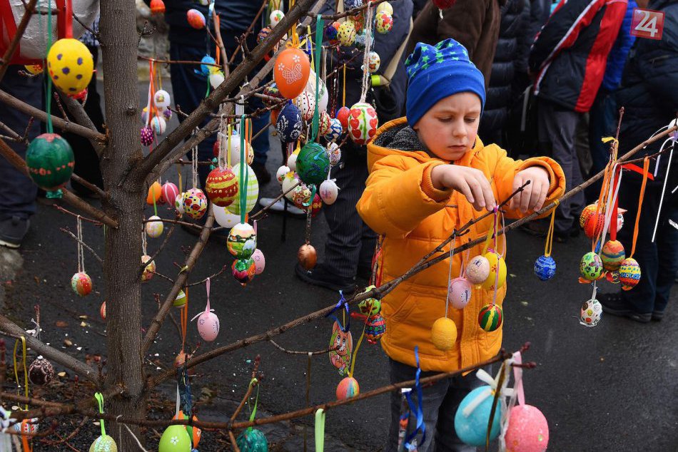 V Novom Smokovci prekonali rekord v počte kraslíc na strome