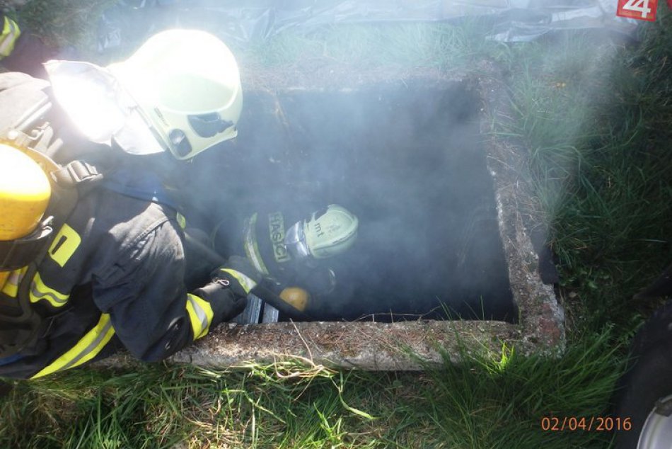 Otrasný nález: Hasiči objavili v horiacej šachte mŕtvolu muža!