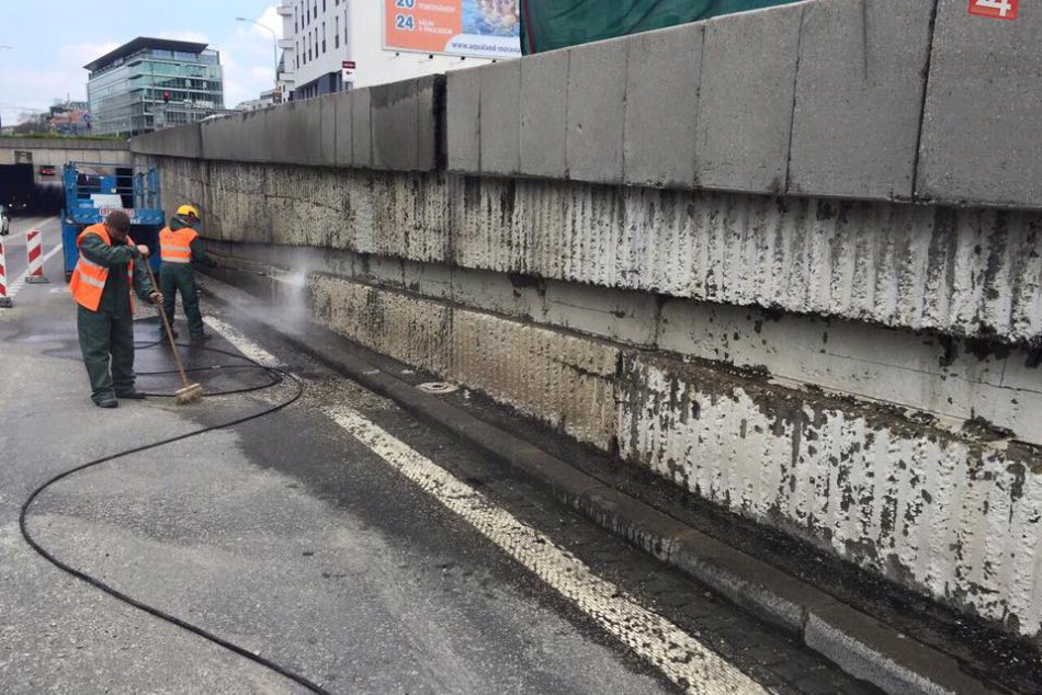 Oprava podjazdu pod Hodžovym námestím